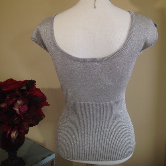 NEW Silver Shimmer Top Sexy Split Shoulder Stretch Fitted Pullover Vtg Rampage M - Picture 5 of 9
